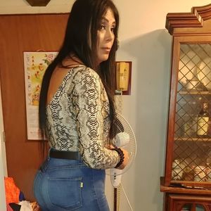 Meet your Posher, Carissa